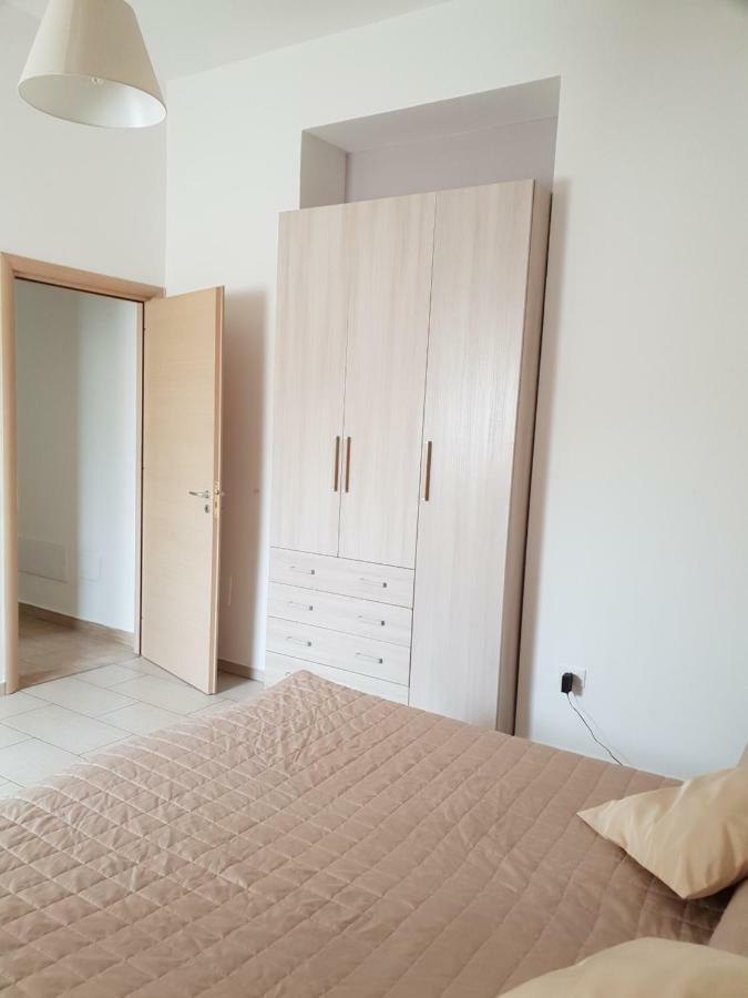 Grazioso Appartamento Vacanze The Lighthouse Паола Екстериор снимка