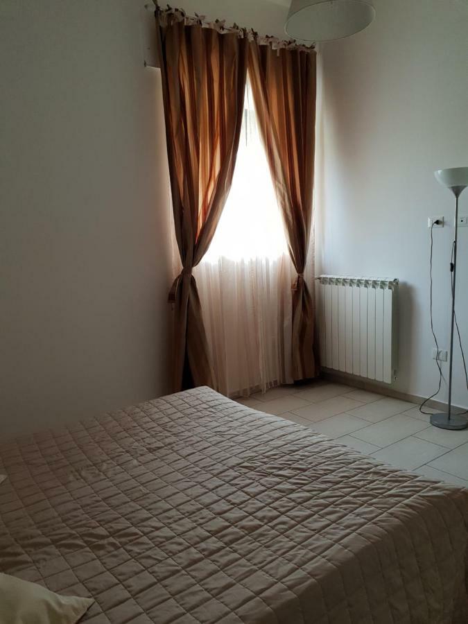 Grazioso Appartamento Vacanze The Lighthouse Паола Екстериор снимка